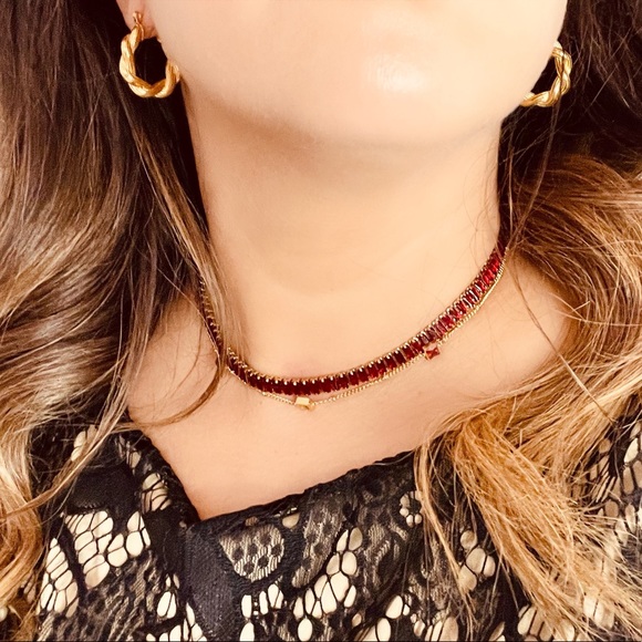 18k Gold Twisted C Shaped Hoop Earrings - Picture 3 of 9